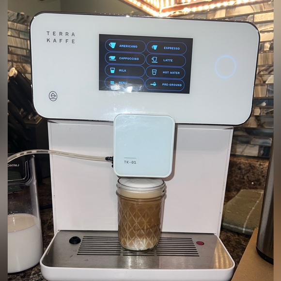 Terra Kaffe TK-01 fully automatic espresso maker - Picture 2 of 7